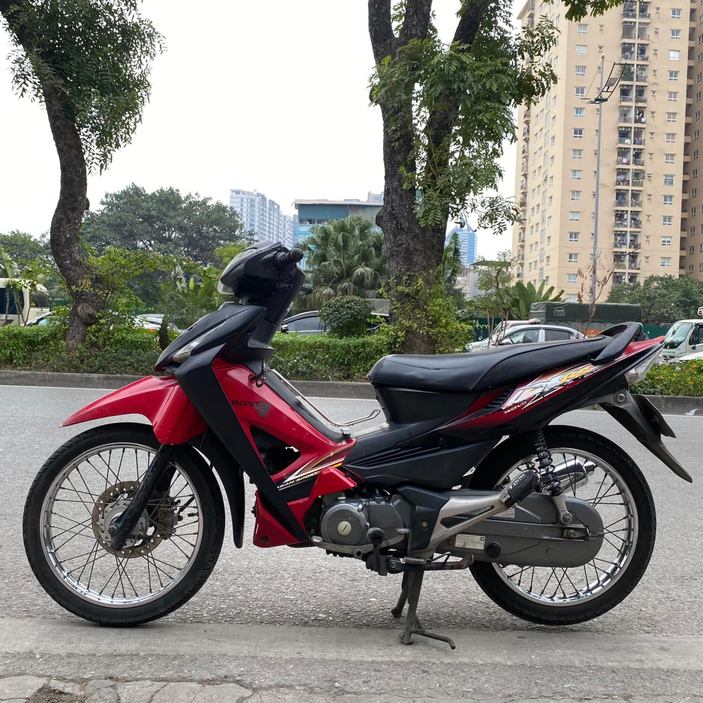 Dán lại tem xe Wave Rsx 2009 tại Hà Nội